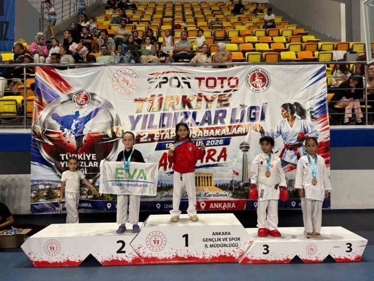 Çorum Belediyesi sporcuları karatede zirveyi bırakmıyor