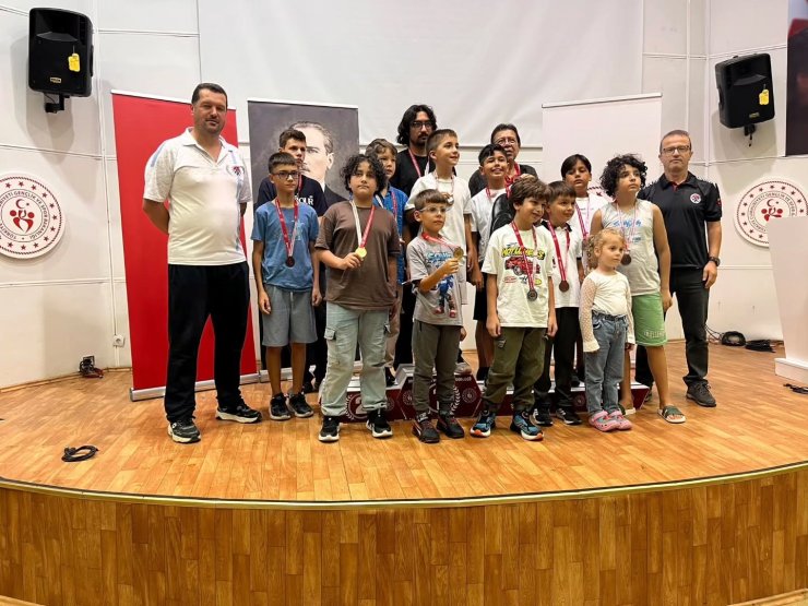 Öğrenciler satrançta hünerlerini sergiledi