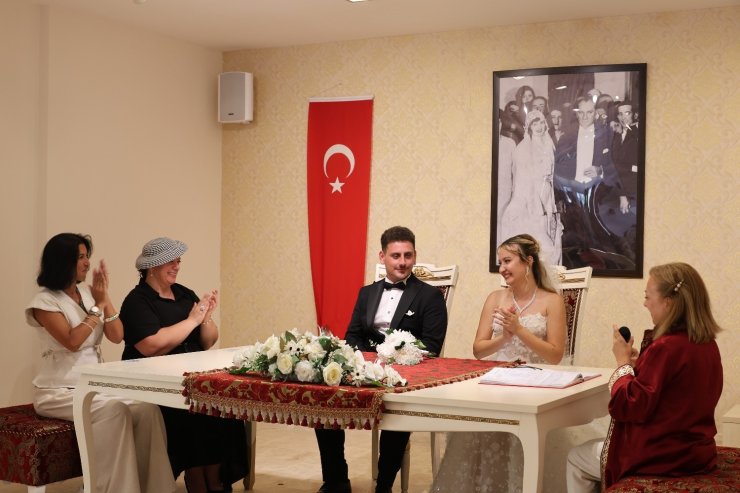 Turgutreis’te nikah hizmetlerine yoğun ilgi