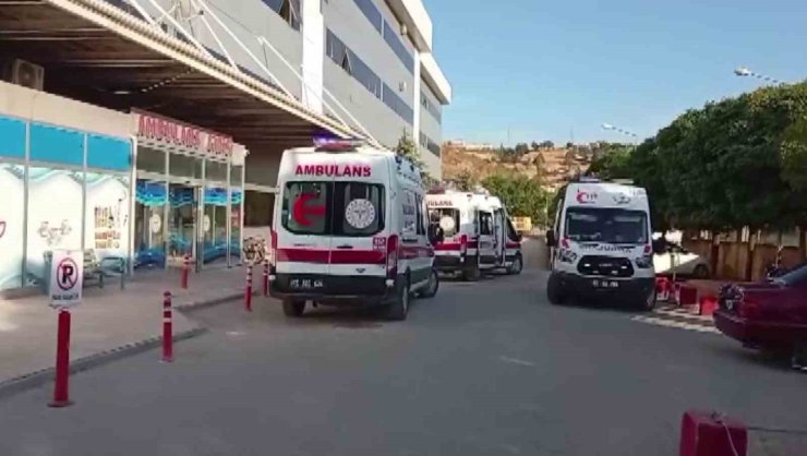 İşçiler dışarıdan sipariş verdikleri yemekten zehirlendi