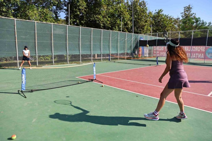Beach Park’ta tenis keyfi