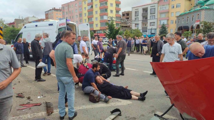 Giresun’un Eynesil ilçesinde kaza sonrası can pazarı yaşandı: 4 yaralı