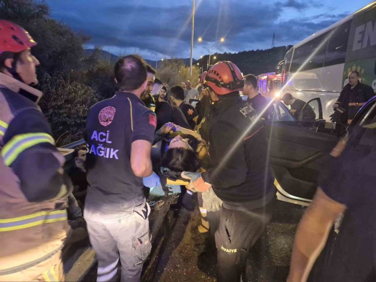 İstanbul-İzmir Otoyolu’nda zincirleme kaza: 11 yaralı