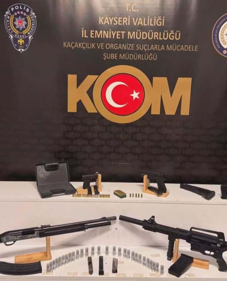 Silah taciri polisten kaçamadı