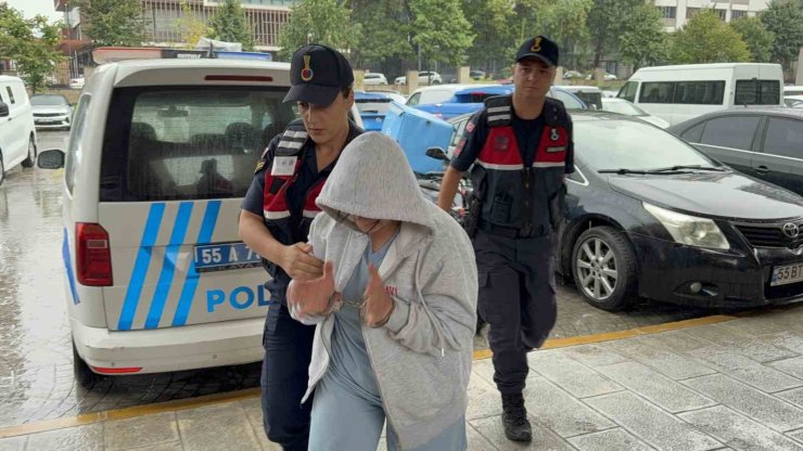 Samsun’da 16 suçtan aranan kadın, jandarmanın kimlik kontrolünde yakalandı