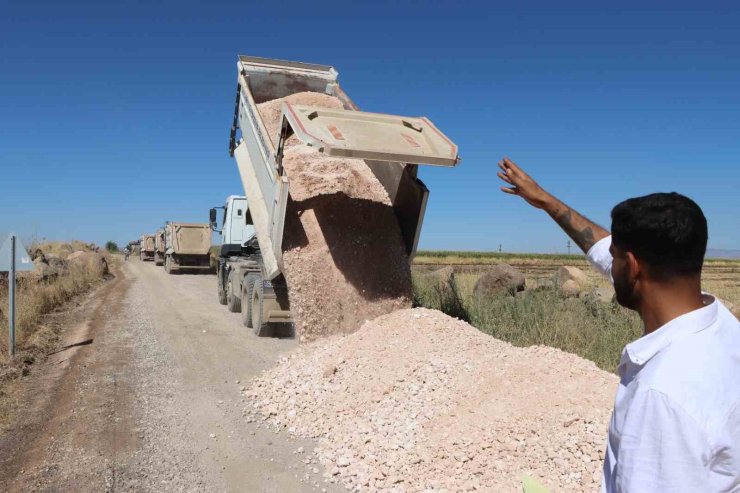 Siverek ilçesi büyükşehir belediyesinin çalışmalarıyla rahat bir nefes alıyor