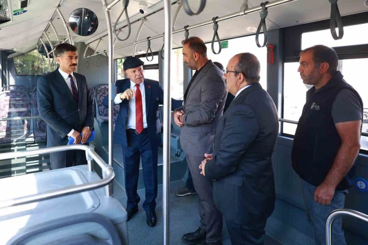 Başkan Sekmen halk otobüsü şoförleriyle bir araya geldi