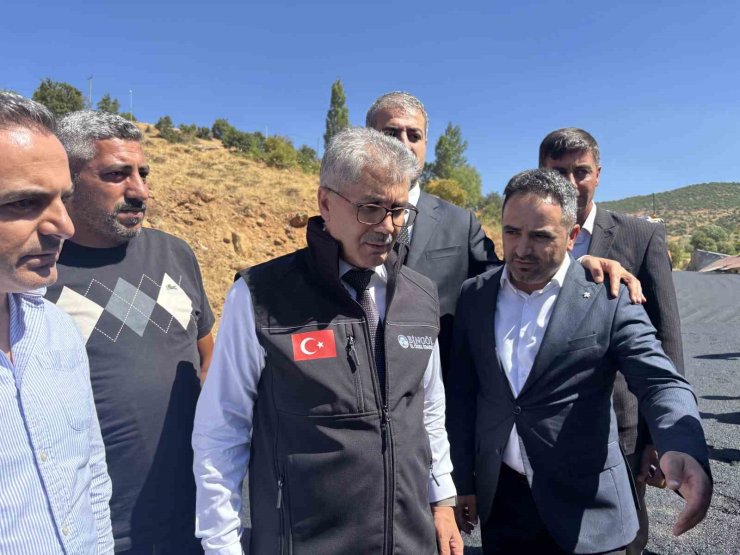 Bingöl’de köy yolları sıcak asfaltla yenileniyor: Hedef bu yıl 100 kilometre