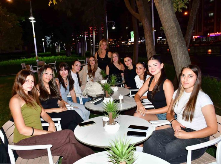 Yunusemre’nin sultanları üst sıraları hedefliyor