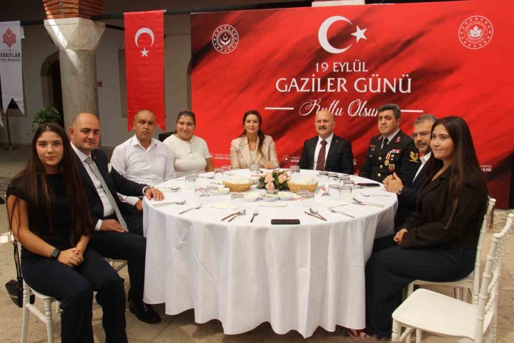 Aydın’da gaziler onuruna yemek programı düzenlendi