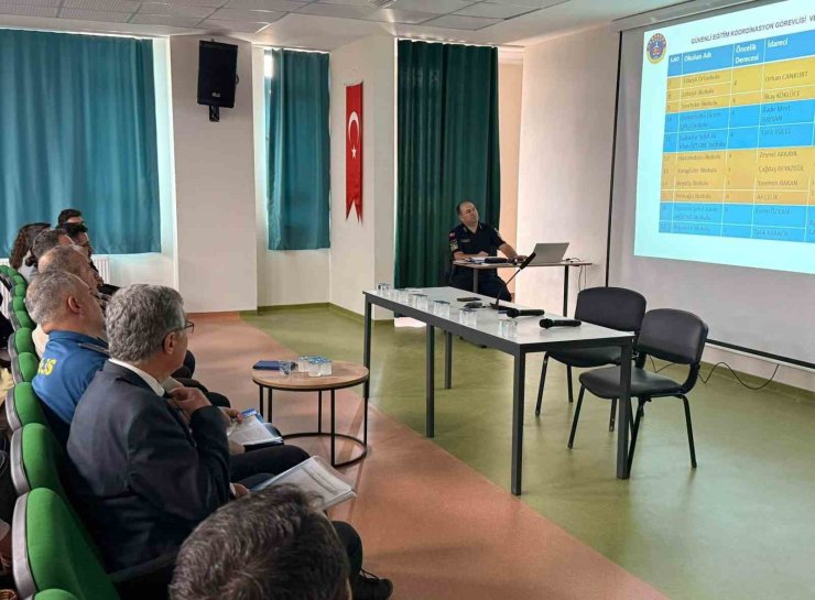 İncirliova’da okulların güvenliği için tedbirler masaya yatırıldı
