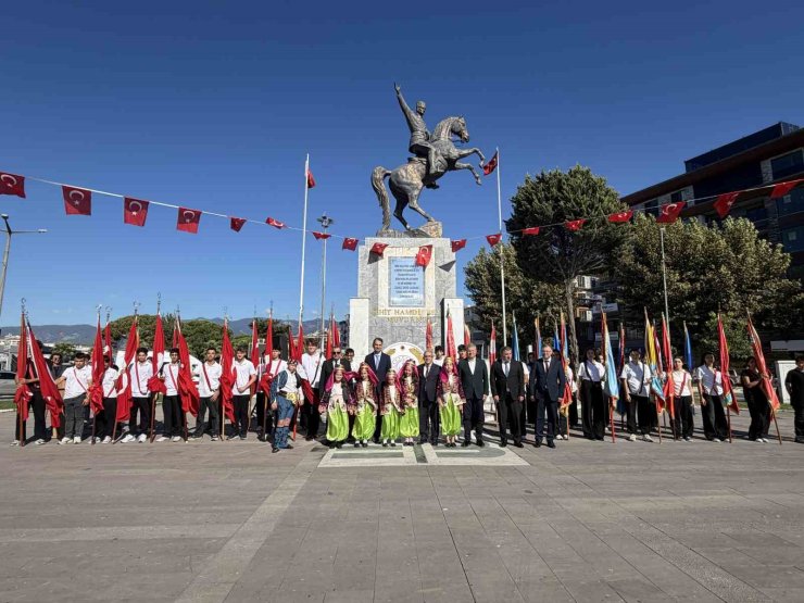 İlköğretim Haftası kutlama programı Edremit’te düzenlendi