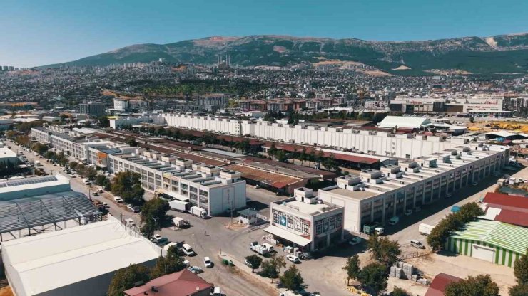 Kahramanmaraş’ta Toptancılar Sitesi’nde esnaf iş yerlerini doldurmaya başladı