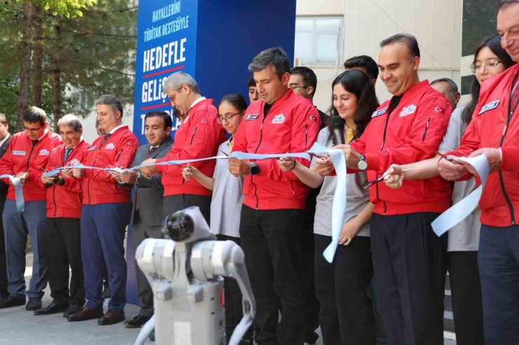 Bakan Kacır ve Bayraktar, Milli Teknoloji Atölyesi açılışına katıldı