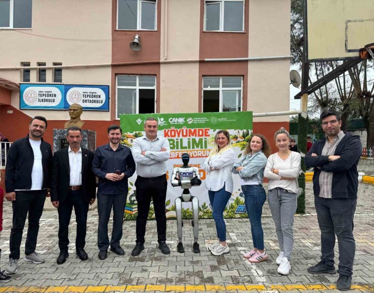İnsansı robot CANİKMAN, kırsal mahalle okulunda