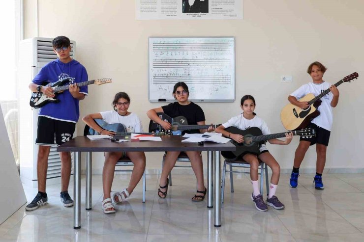 Efeler’de müzik akademisi kursları başlıyor