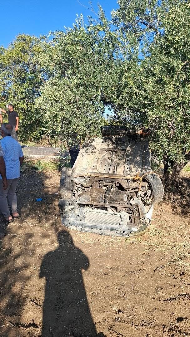 Altınözü’nde otomobil zeytinliğe uçtu: 1 yaralı