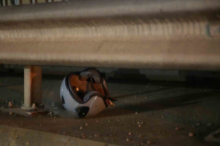 Motosiklet bariyere çarptı: 34 yaşındaki sürücü yaralandı