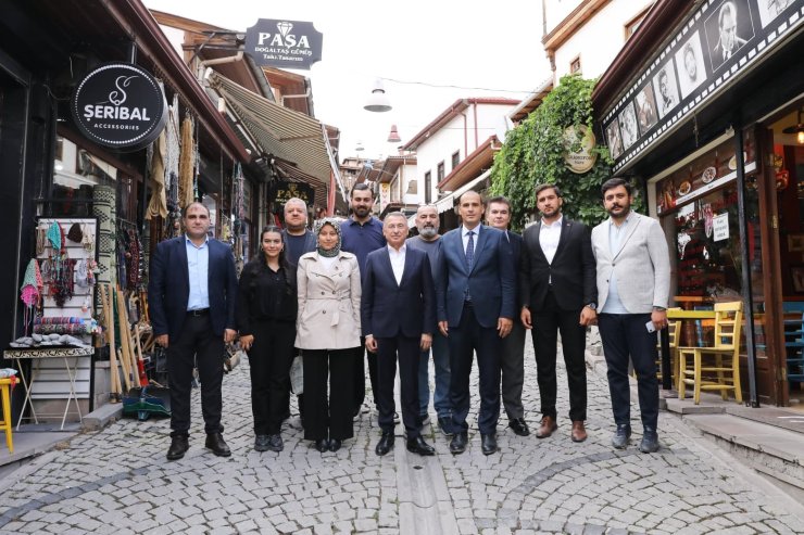 Fuat Oktay, Ulus’ta vatandaş ve esnafla bir araya geldi