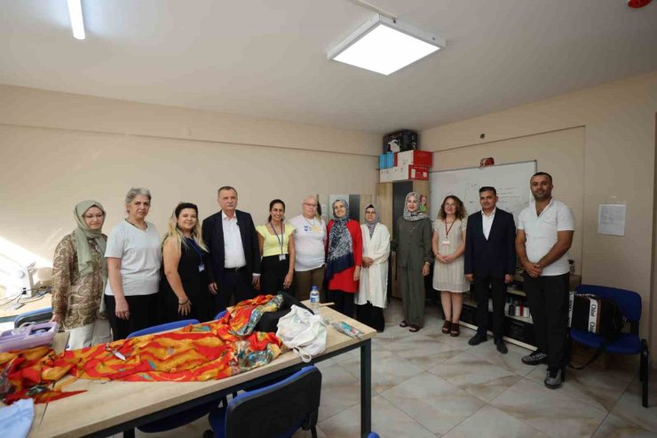 Başkan Balaban’dan kadın dayanışma ve eğitim merkezlerine ziyaret