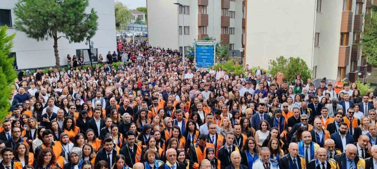 Avrasya Üniversitesi’nde yeni akademik yıl törenle başladı