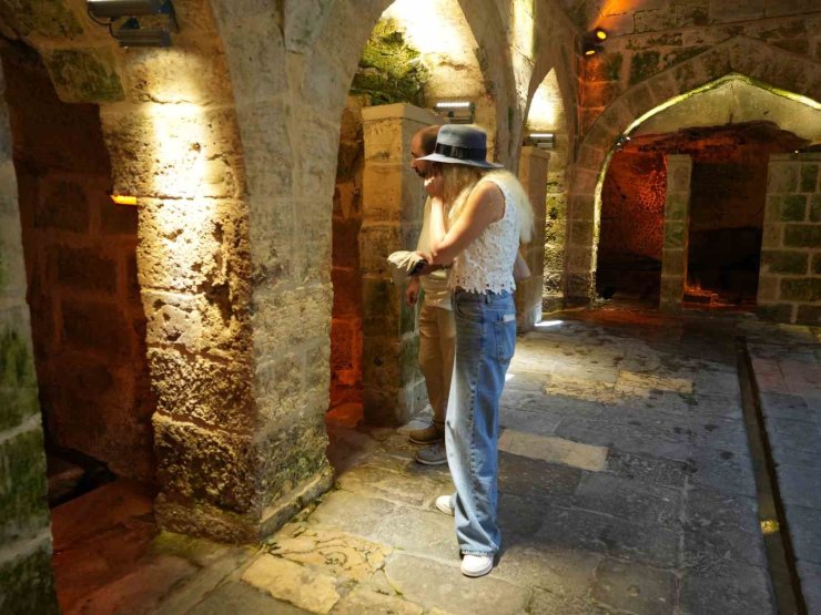 Gaziantep’teki tarihi kasteller ziyaretçilerin ilgi odağı oldu