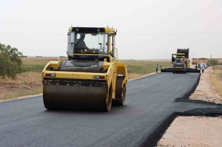 Şanlıurfa’da 4 ilçeyi birbirine bağlayan yolda hummalı çalışma