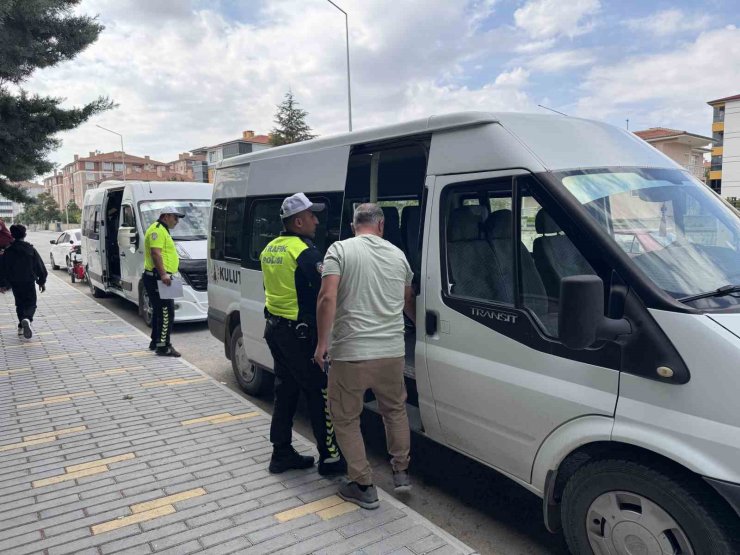 Kulu’da okul servisleri ve çevrelerine sıkı denetim