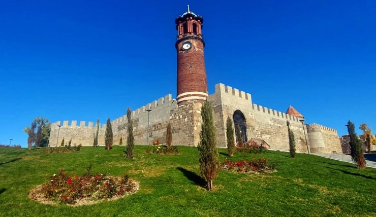 Erzurum’da tarihi Saat Kulesi geçici ziyarete kapatılıyor