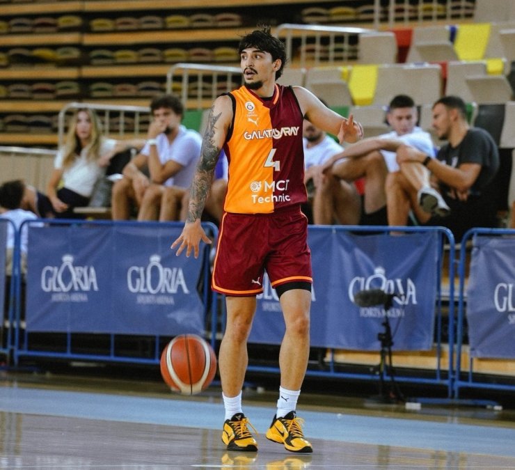 Zekeriya Yiğit Tekin: "Basketbol Şampiyonlar Ligi’nde finale kadar gidip şampiyon olmak istiyoruz"