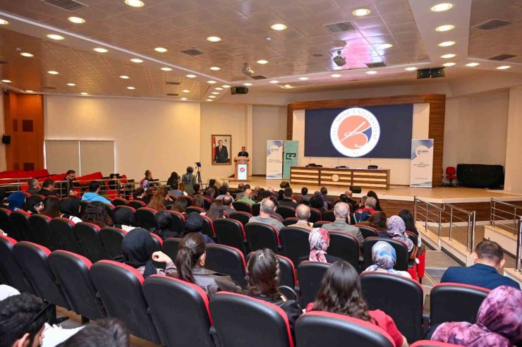 Yapay zeka ve eğitimin geleceği Kastamonu’da masaya yatırılıyor