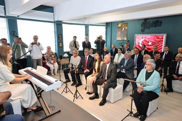 Genç yaşta vefat eden sanatçının adı, eşinin kurduğu müzik atölyesinde yaşatılacak