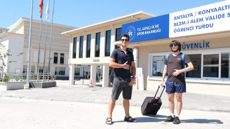 Son dört yılda 628 bin genç yurtlarda ücretsiz konakladı