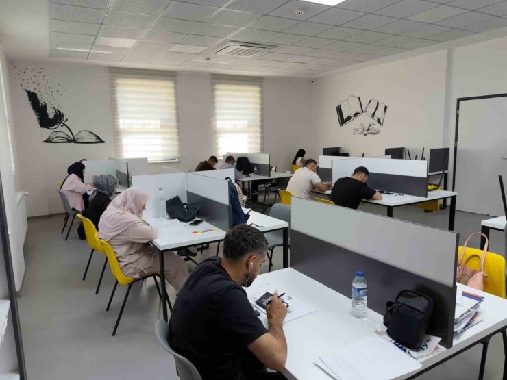 Battalgazi Belediyesi’nden sınava hazırlanan öğrencilere kütüphane desteği