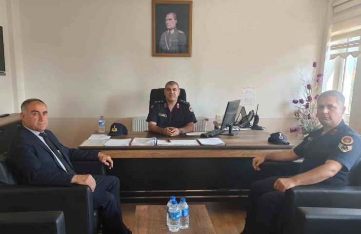 Çivril’de jandarma öğrenci güvenliği için sahada