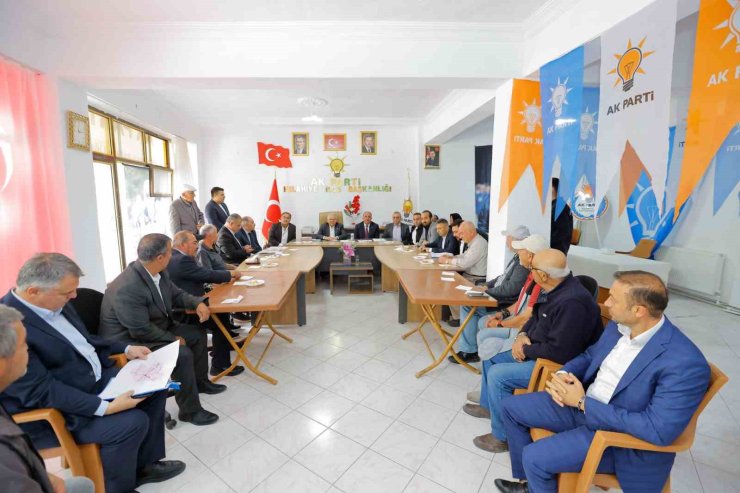Başkan Büyükkılıç’tan üç ilçede saha mesaisi: Muhtarların taleplerini yerinde dinledi