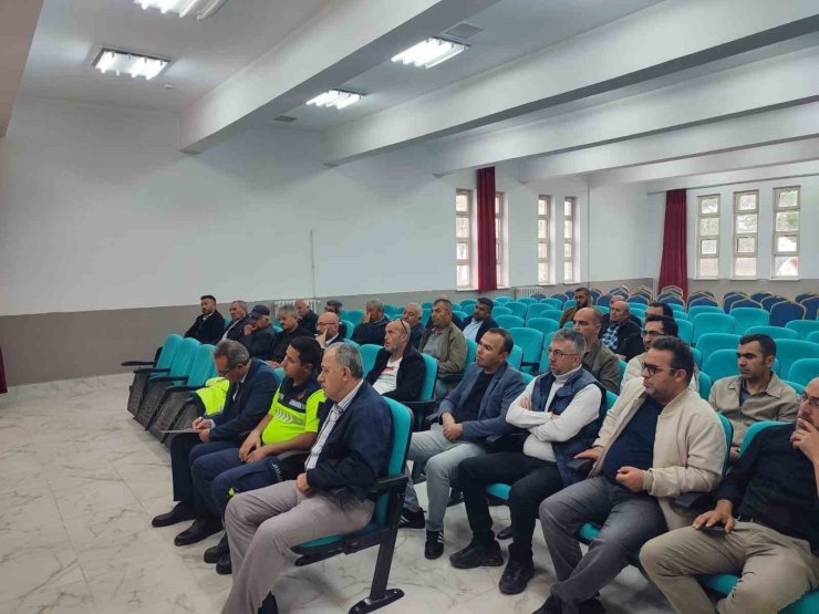 Karapınar’da taşımalı eğitim öncesi servis şoförlerine uyarı