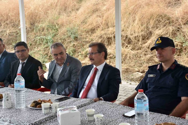 Salihli Kaymakamı Güldoğan, 2 mahallede talepleri yerinde dinledi