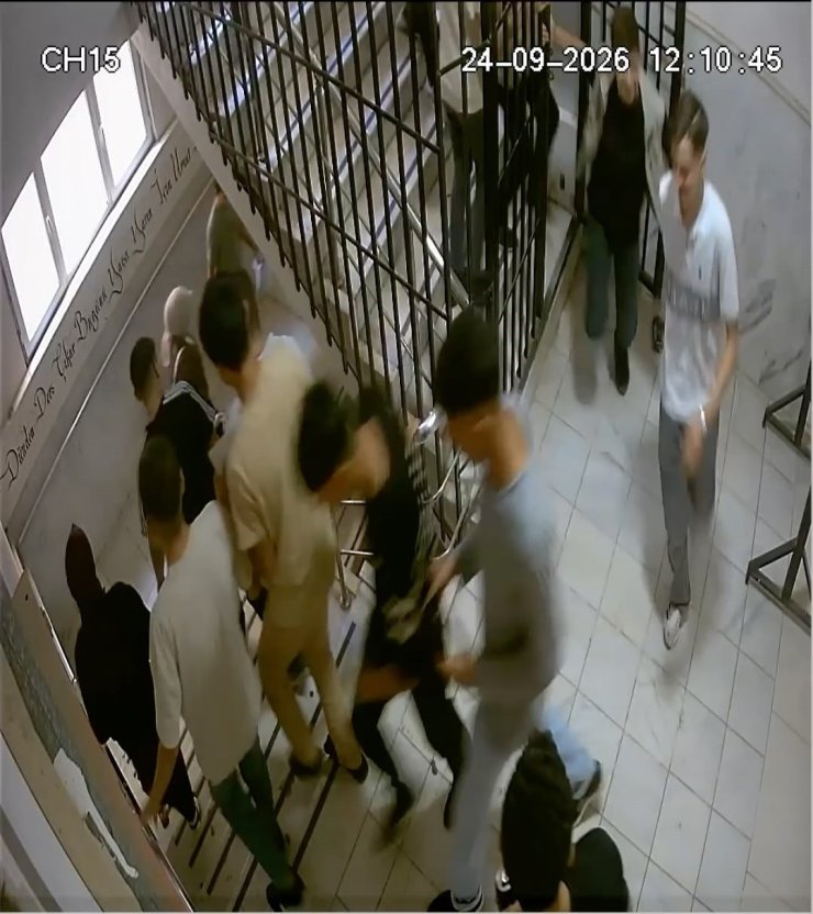 Siverek’te depremde yaşanan korku dolu anlar kamerada
