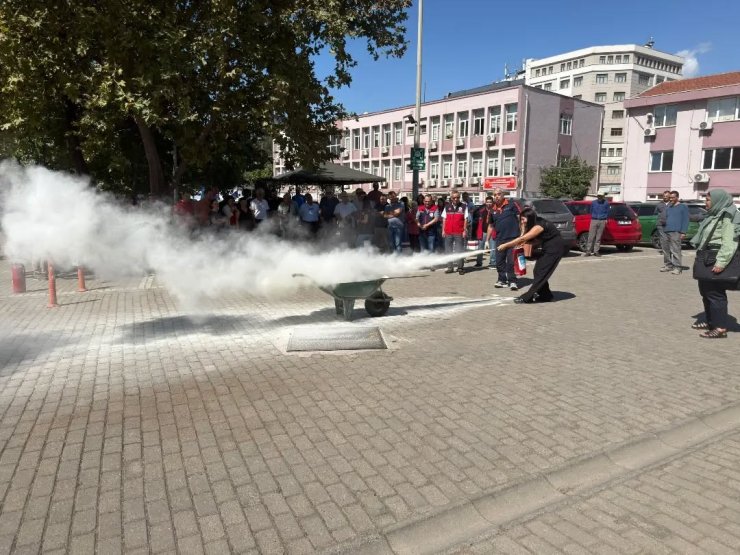 Tarım müdürlüğünde yangın ve deprem tatbikatı