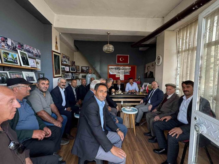 Arpaçay’da Kaymakam Güvenç ve Başkan Elma muhtarlarla buluştu