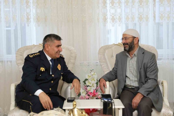 "Vatandaşlarımızla iletişimimizi daima karşılıklı güven ve saygı üzerine kuracağız"