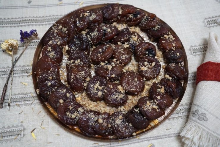 Erzurum’un tescilli tatlıları laboratuvara girdi: Erzurum Pastası kalori, Dut Çullaması mineral şampiyonu