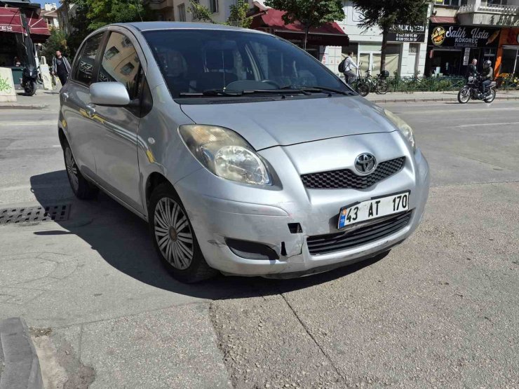 Eskişehir’de otomobille çarpışan motosiklet sürücüsü yaralandı