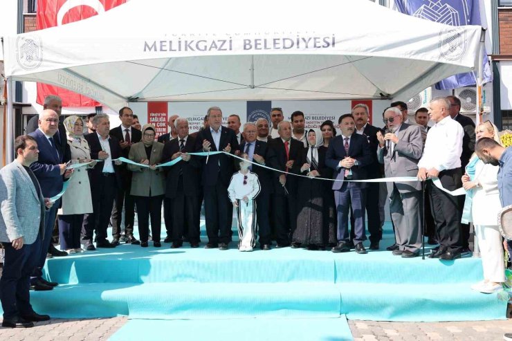 Mürüvvet-Saadettin Türkkan Ağız ve Diş Sağlığı Polikliniği hizmete açıldı