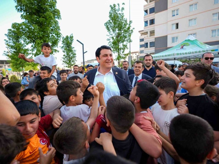 Başkan Yılmaz’dan eğitime yeni destek: İlk ve ortaokul öğrencilerine 8 bin TL