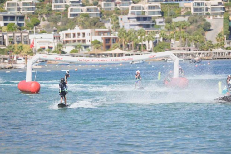 Bodrum’da deniz üzerinde hız ve adrenalin yarışı
