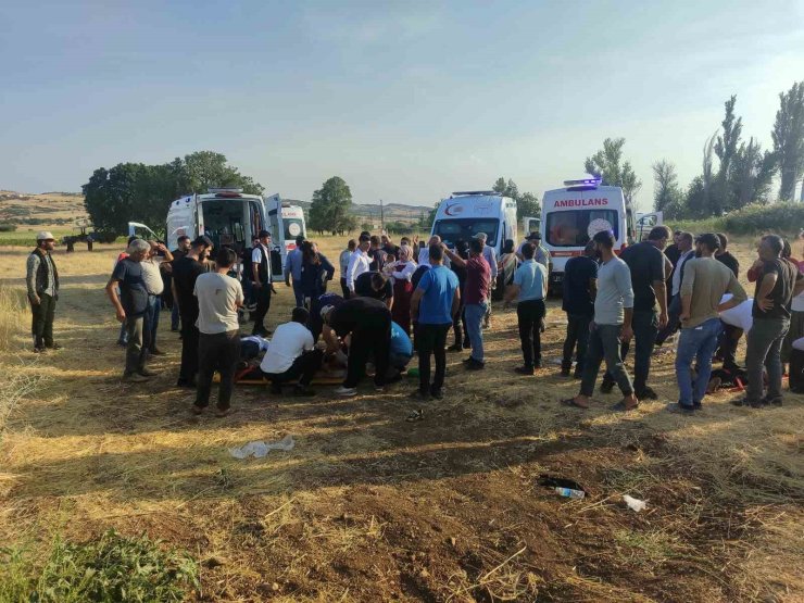 Diyarbakır’da otomobil devrildi: 9 yaralı