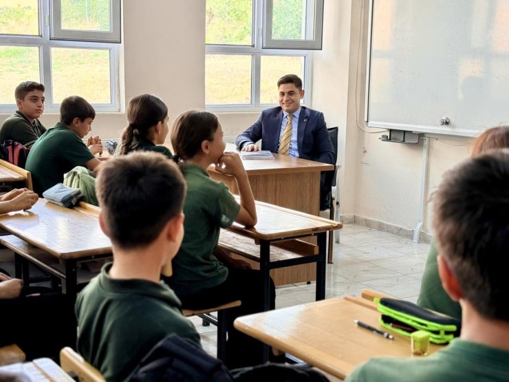 Kaymakam Bağış öğrencilerle bir araya geldi