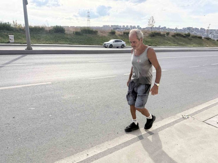 Avcılarlı 68 yaşındaki ‘Forrest Gump’ 6 yıldır günde 30 kilometre yürüyor